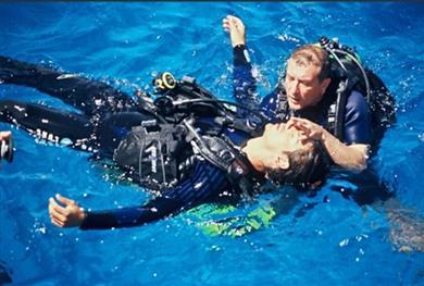 Curso de buceo PADI Rescue Diver Madrid Divers